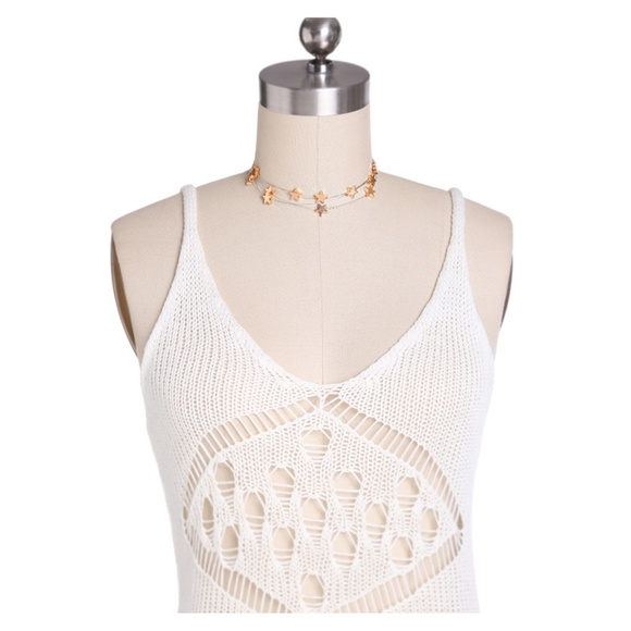 Gold Stars Layered Short Necklace - Picture 4 of 4